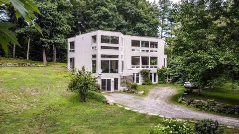 155 High Range Road Londonderry NH 03053