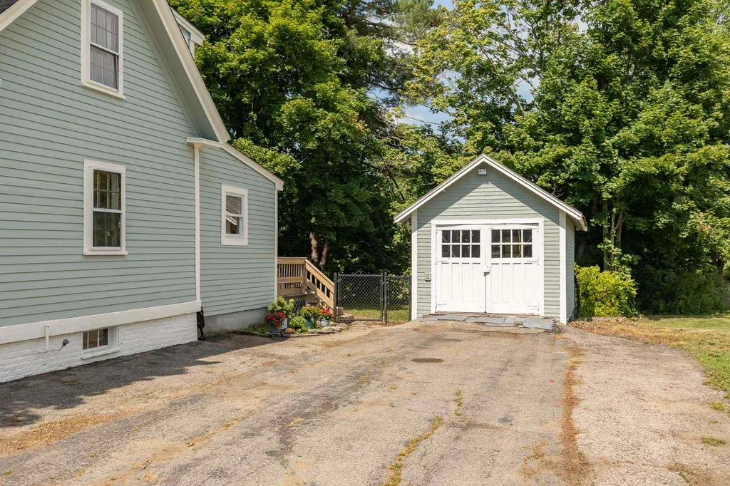 29 West Knox Marsh Road Dover NH 03820