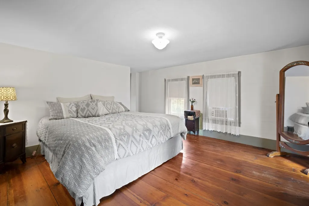 956 Salmon Falls Road Rochester NH 03868