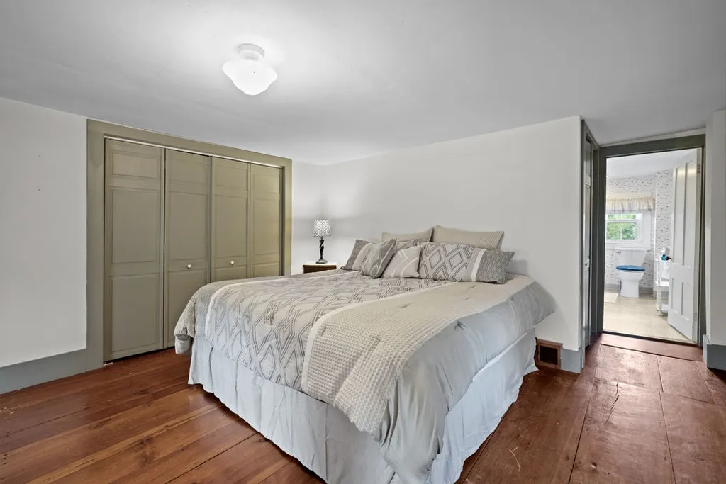 956 Salmon Falls Road Rochester NH 03868