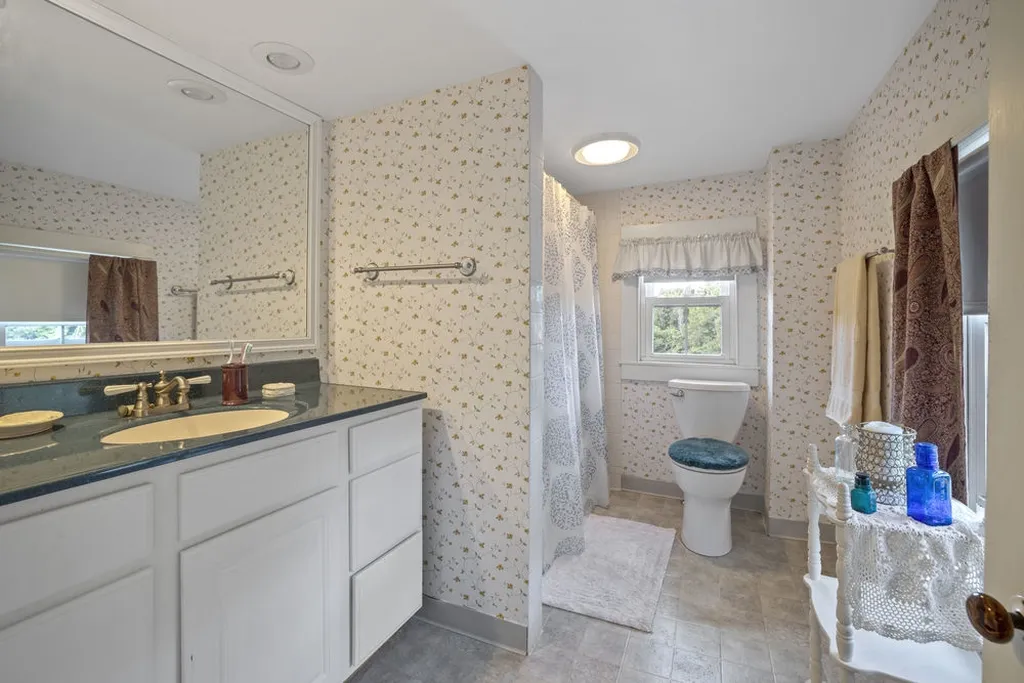 956 Salmon Falls Road Rochester NH 03868