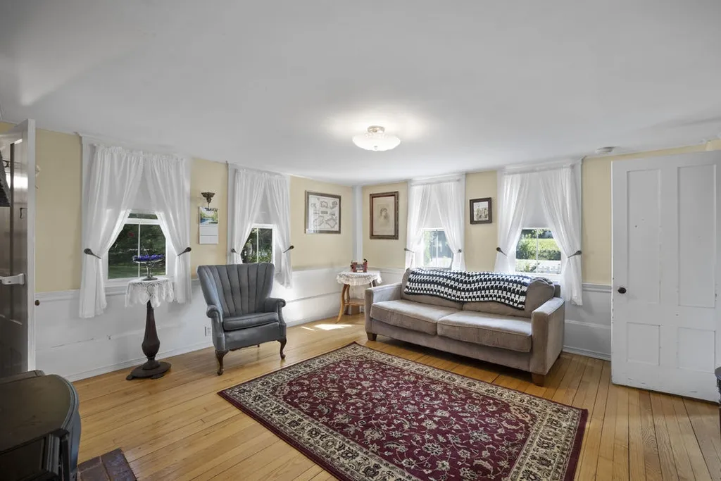 956 Salmon Falls Road Rochester NH 03868