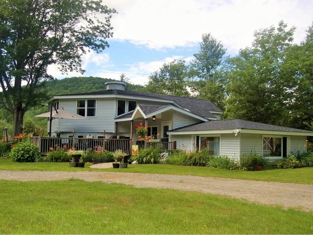 13 Baslow Lane Underhill VT 05489