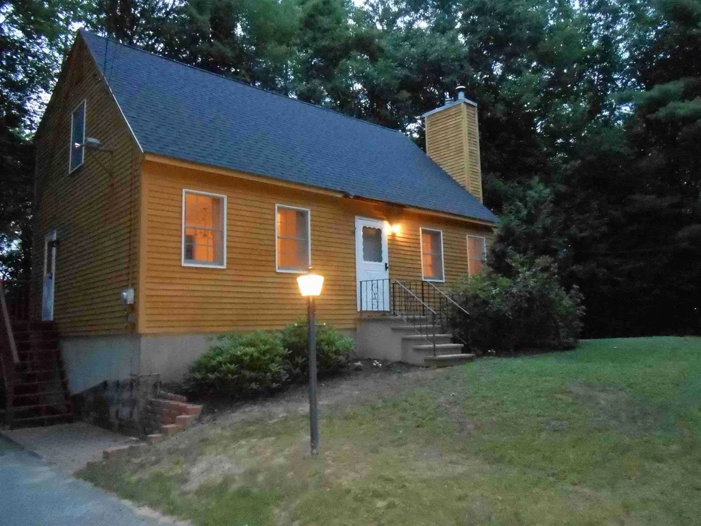 14 Wheelwright Drive Lee NH 03861