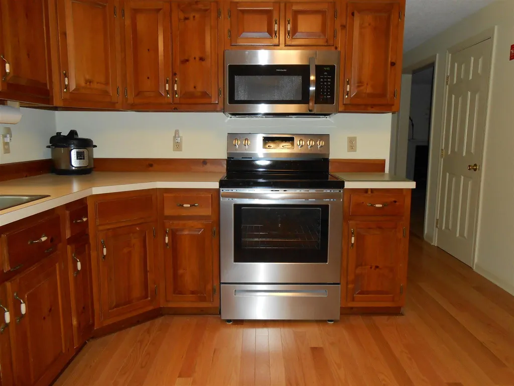 14 Wheelwright Drive Lee NH 03861