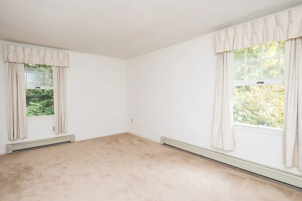 14 Wheelwright Drive Lee NH 03861