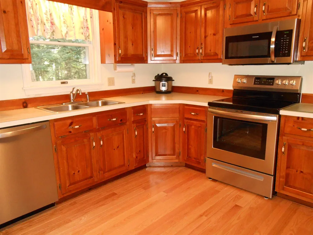 14 Wheelwright Drive Lee NH 03861