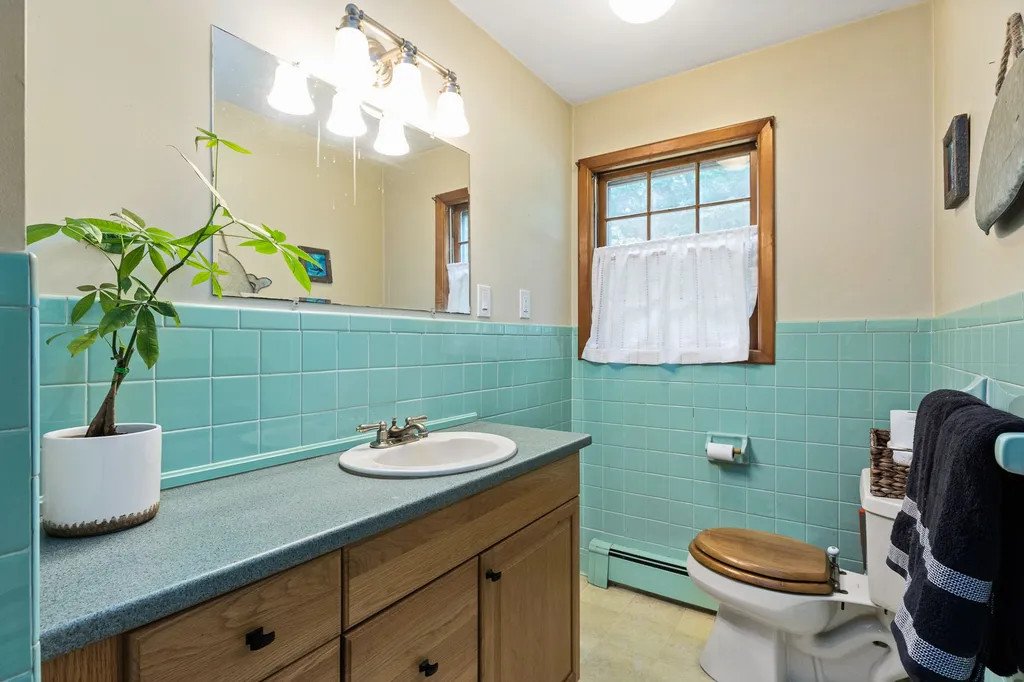 37 Crest Drive Somersworth NH 03878