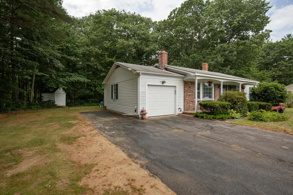 37 Crest Drive Somersworth NH 03878