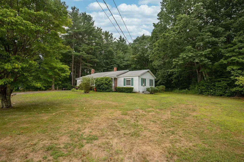 37 Crest Drive Somersworth NH 03878