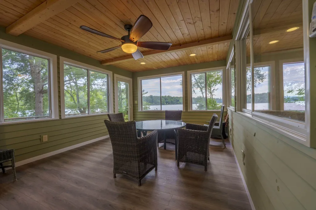 18 West Bay Circle Center Harbor NH 03226