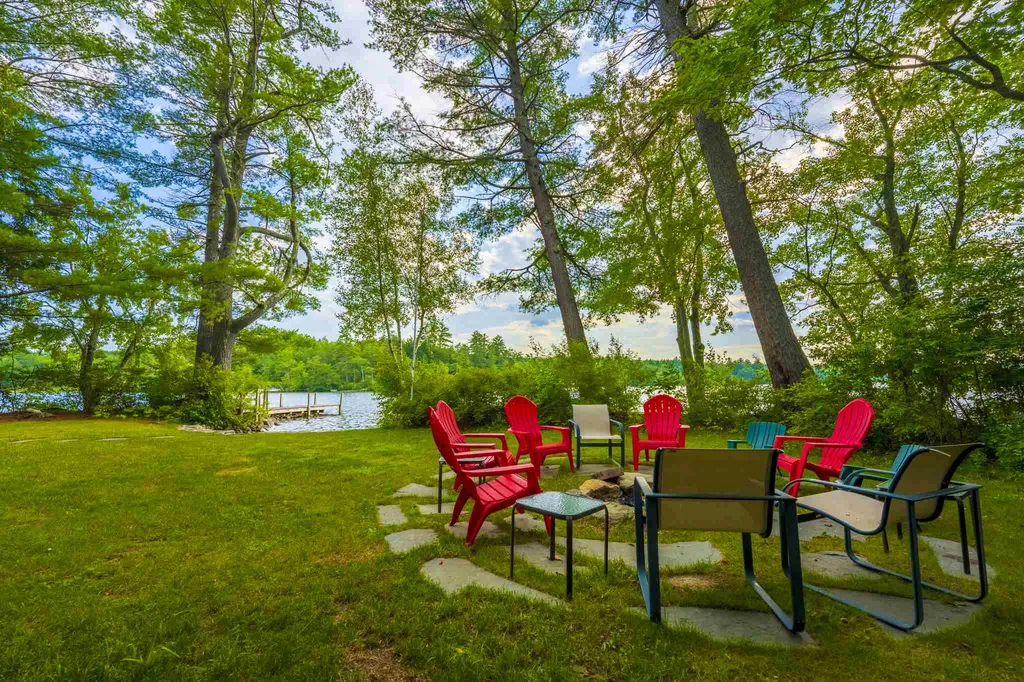 18 West Bay Circle Center Harbor NH 03226