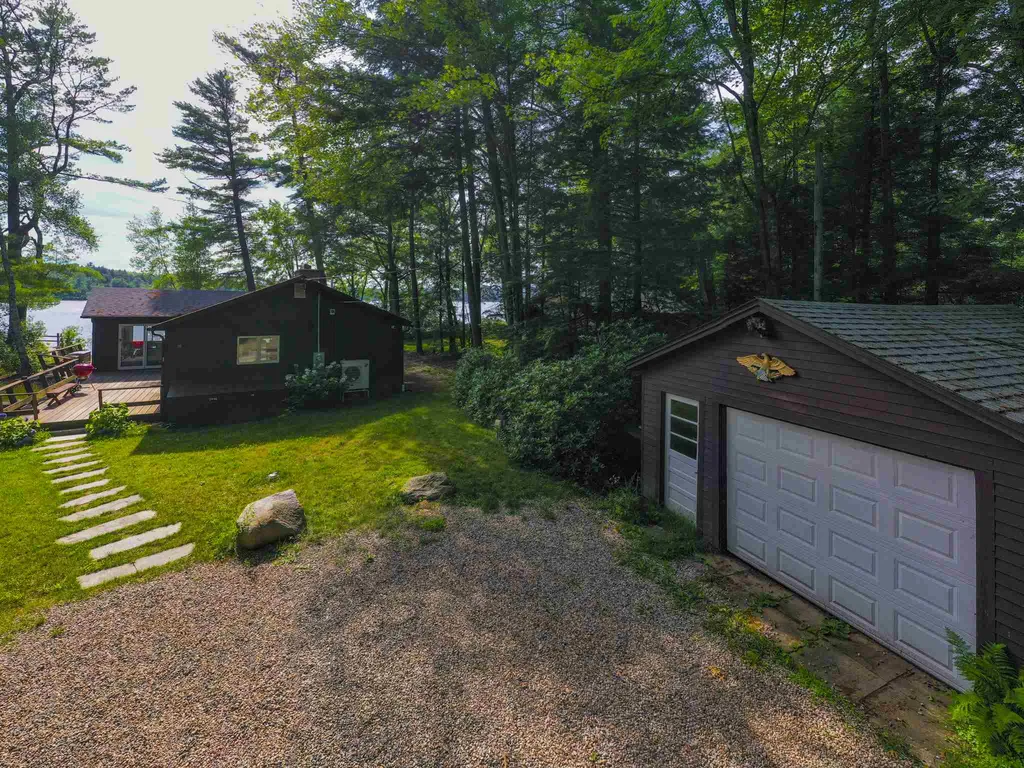 18 West Bay Circle Center Harbor NH 03226
