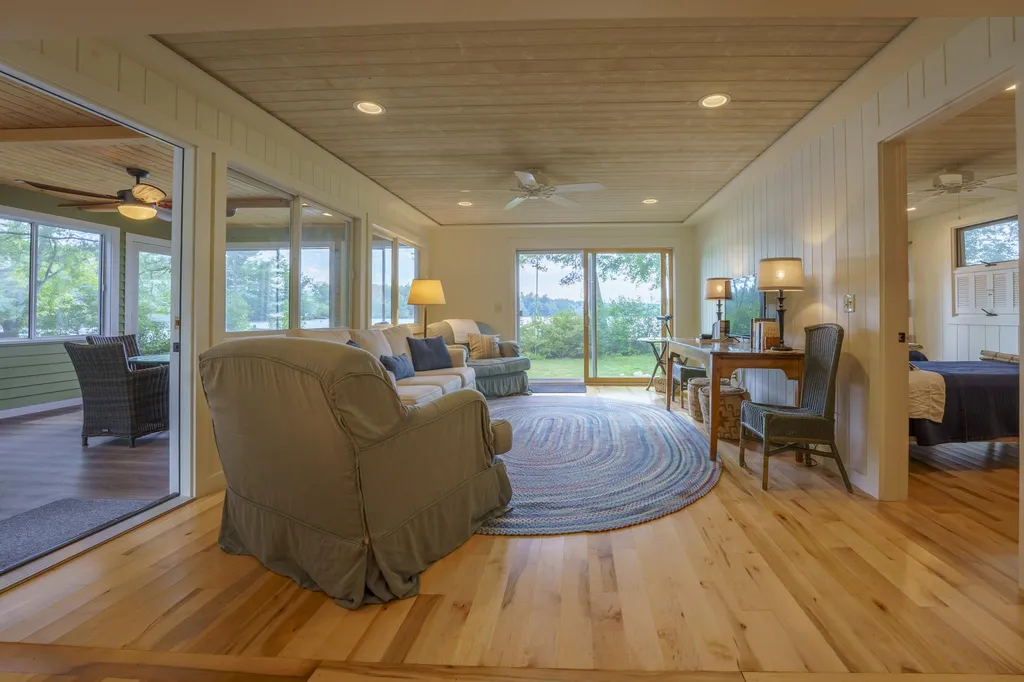 18 West Bay Circle Center Harbor NH 03226