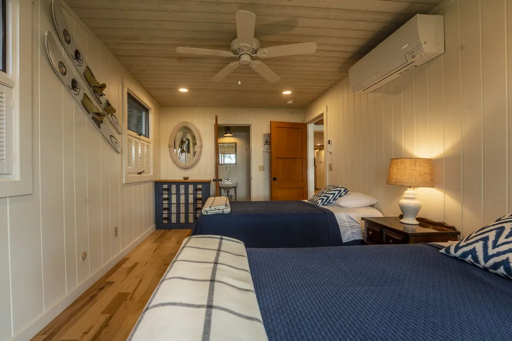 18 West Bay Circle Center Harbor NH 03226