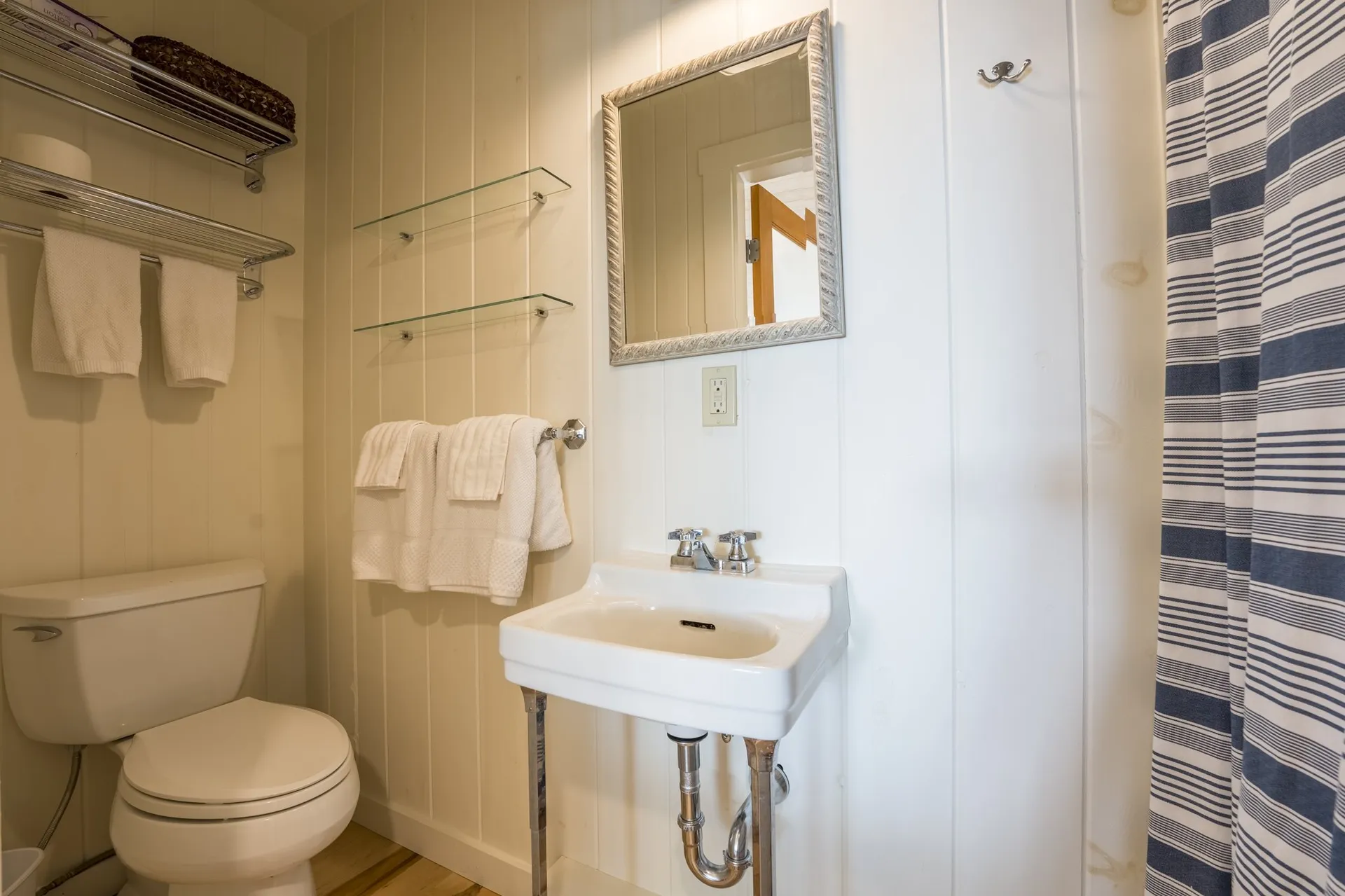 18 West Bay Circle Center Harbor NH 03226