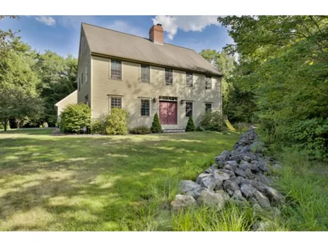 63 Carriage Road New Boston NH 03070