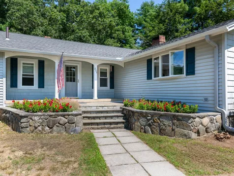 235 Middle Road Brentwood NH 03833
