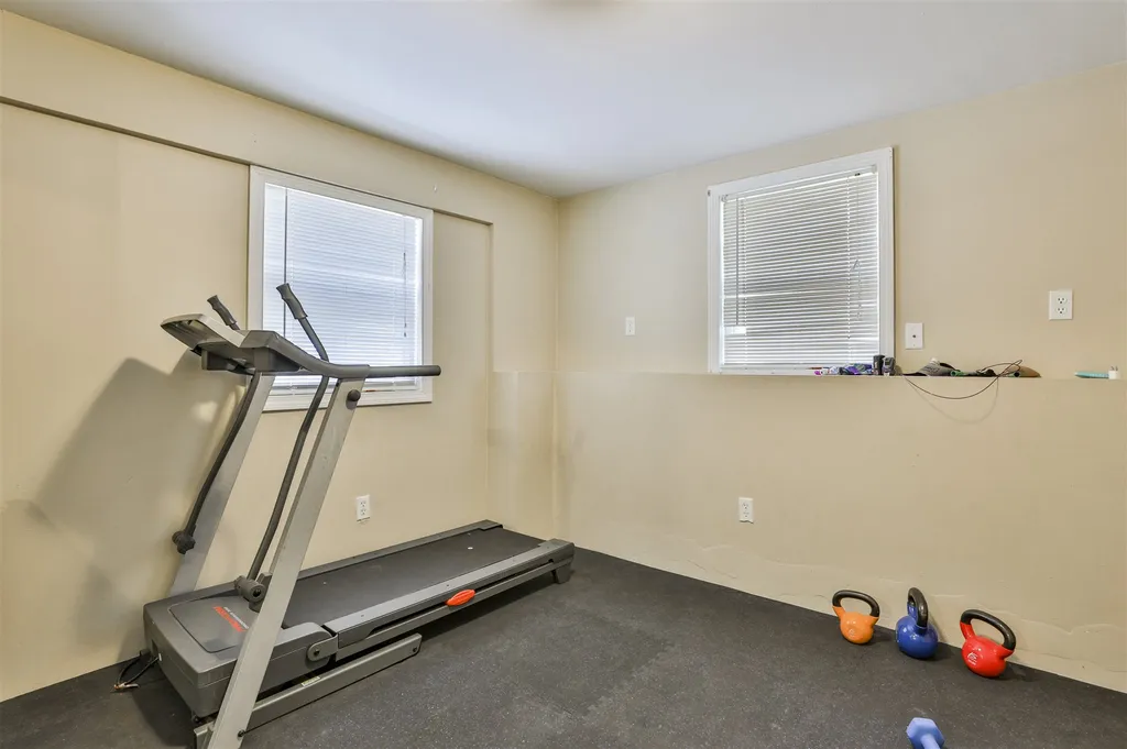 5 Den Avenue Merrimack NH 03054