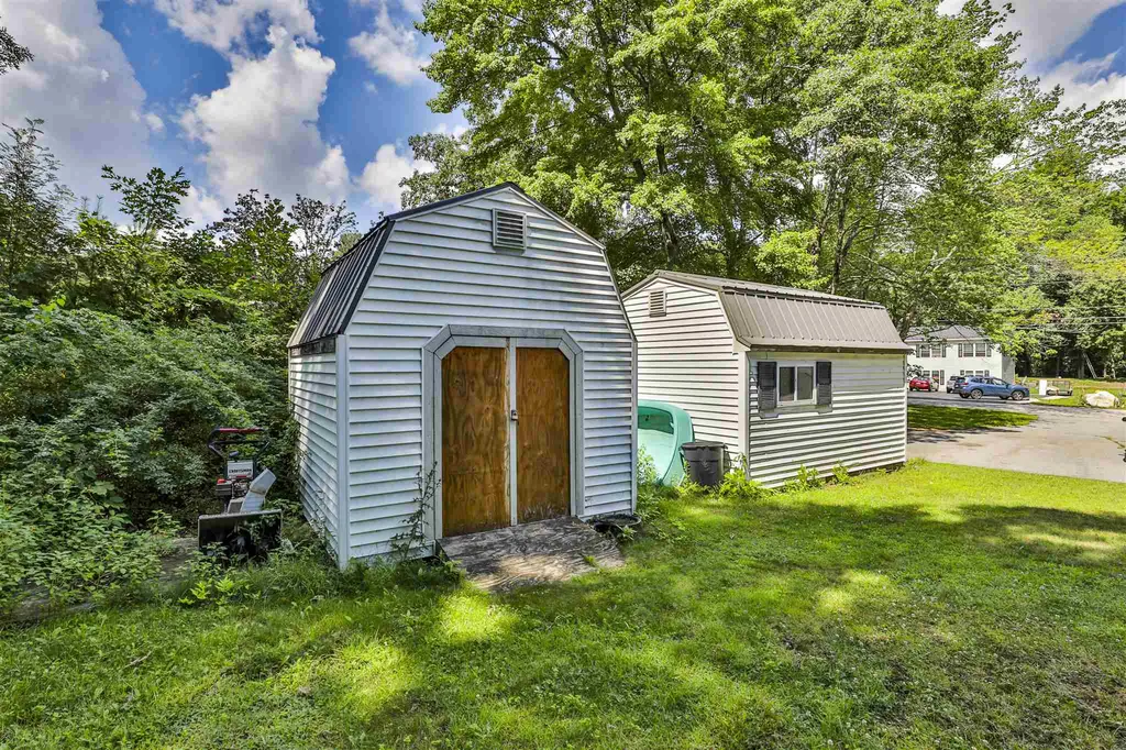 5 Den Avenue Merrimack NH 03054