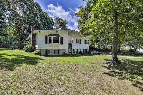 5 Den Avenue Merrimack NH 03054