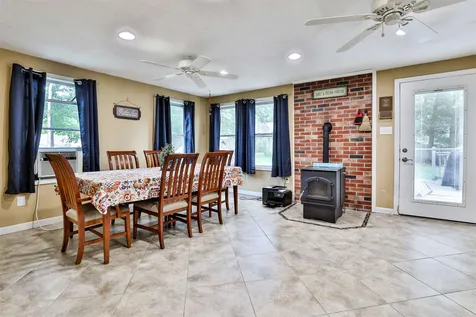 5 Den Avenue Merrimack NH 03054