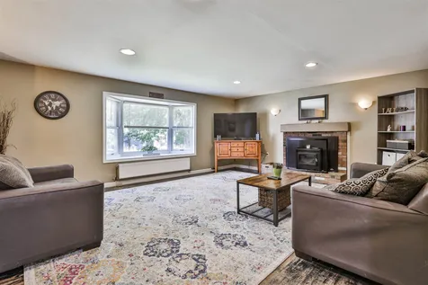5 Den Avenue Merrimack NH 03054