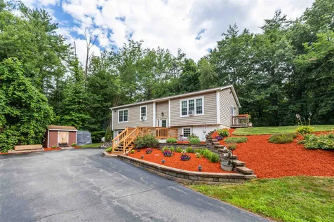 76 Nottingham Road Raymond NH 03077