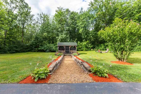 76 Nottingham Road Raymond NH 03077