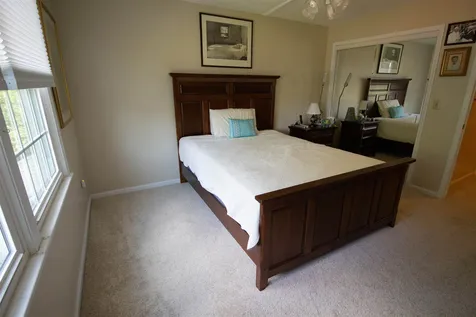 126 Fox Hollow Way Manchester NH 03104