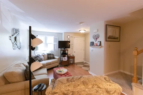 126 Fox Hollow Way Manchester NH 03104