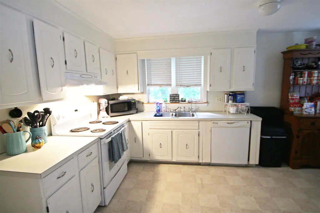 2 Pinewood Drive Somersworth NH 03878