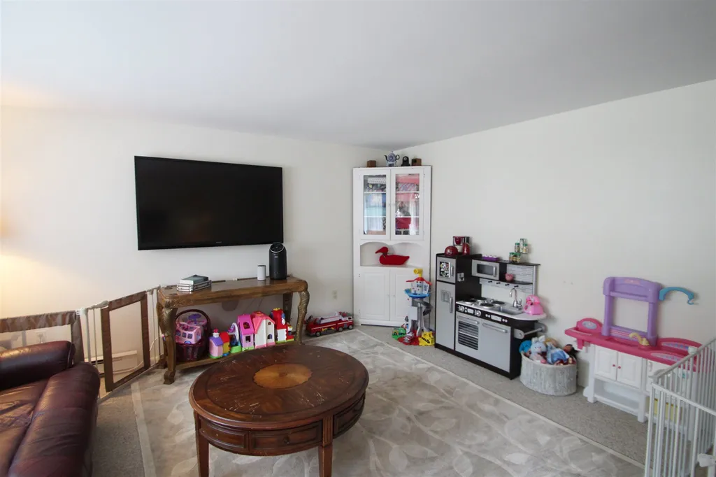2 Pinewood Drive Somersworth NH 03878