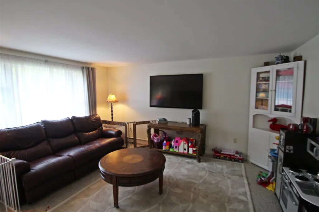 2 Pinewood Drive Somersworth NH 03878