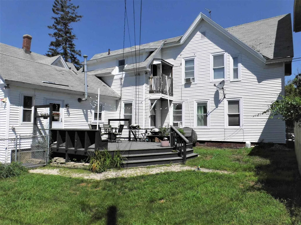 27 Pennacook Street Manchester NH 03104