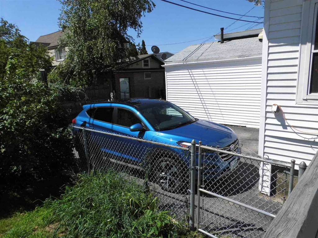 27 Pennacook Street Manchester NH 03104