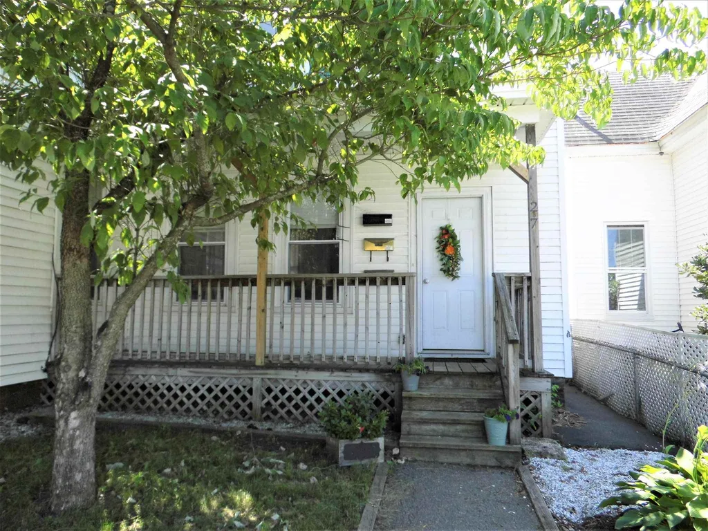 27 Pennacook Street Manchester NH 03104