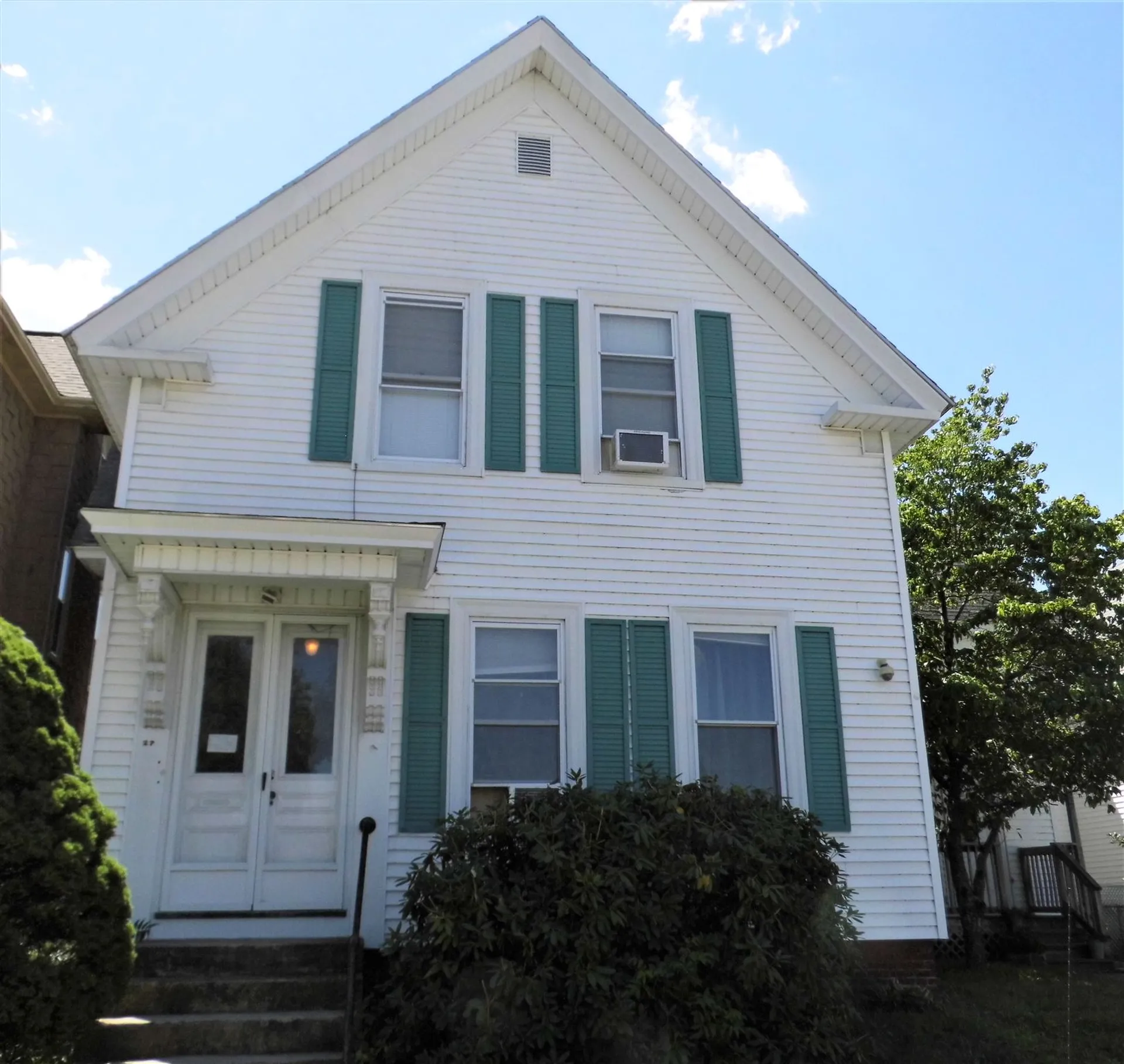 27 Pennacook Street Manchester NH 03104