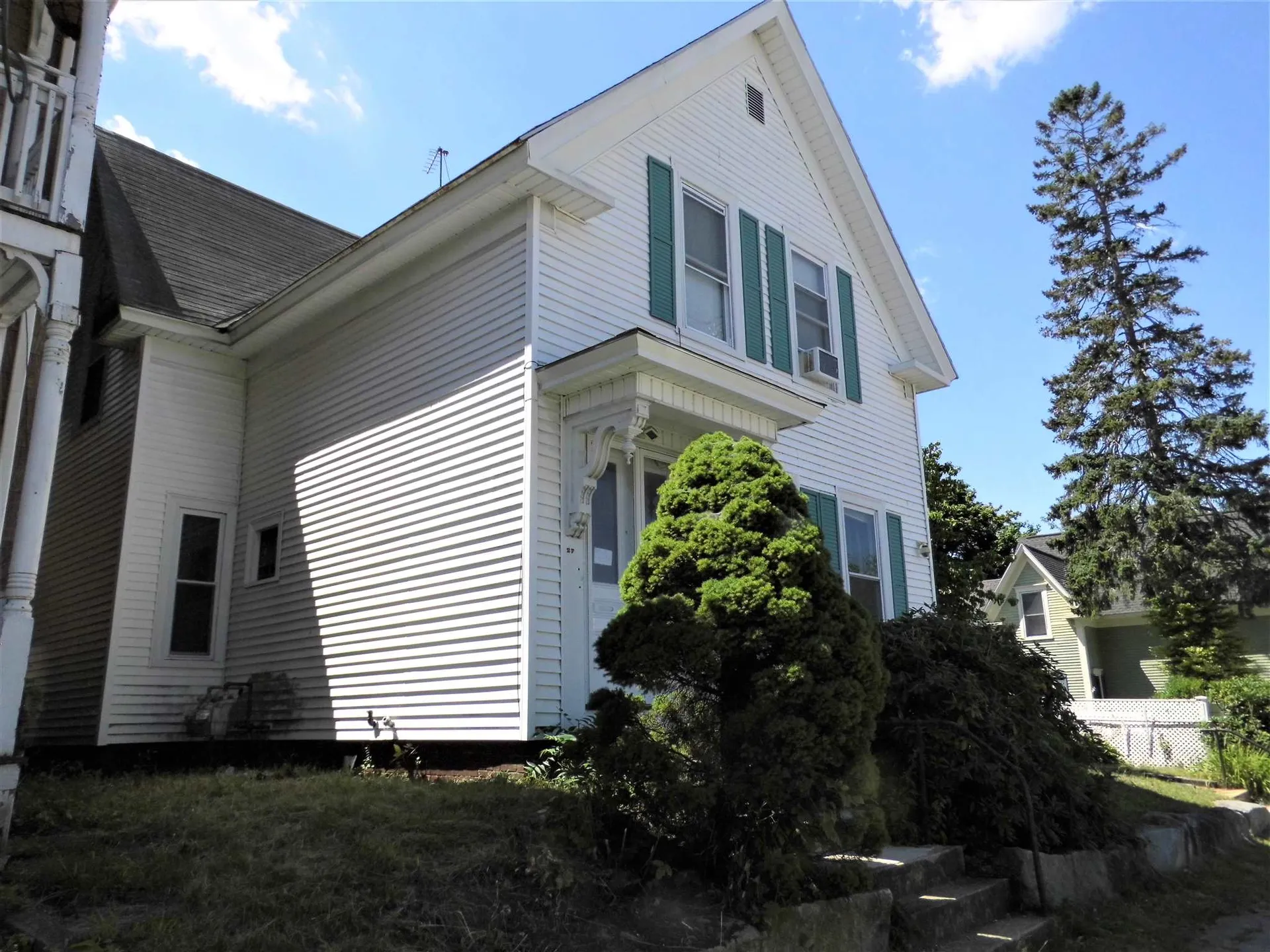 27 Pennacook Street Manchester NH 03104