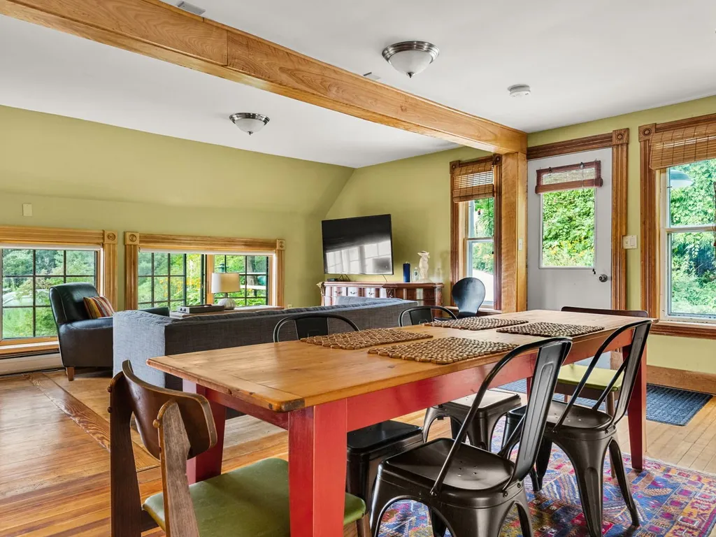 27 Inn Road Charlotte VT 05445