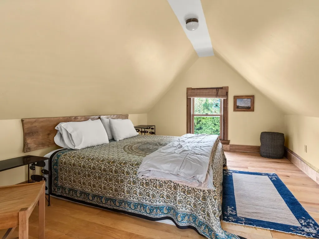 27 Inn Road Charlotte VT 05445