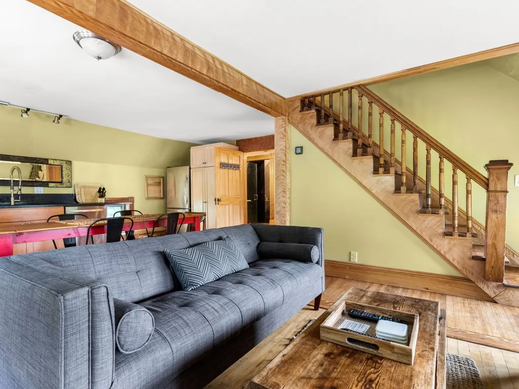 27 Inn Road Charlotte VT 05445