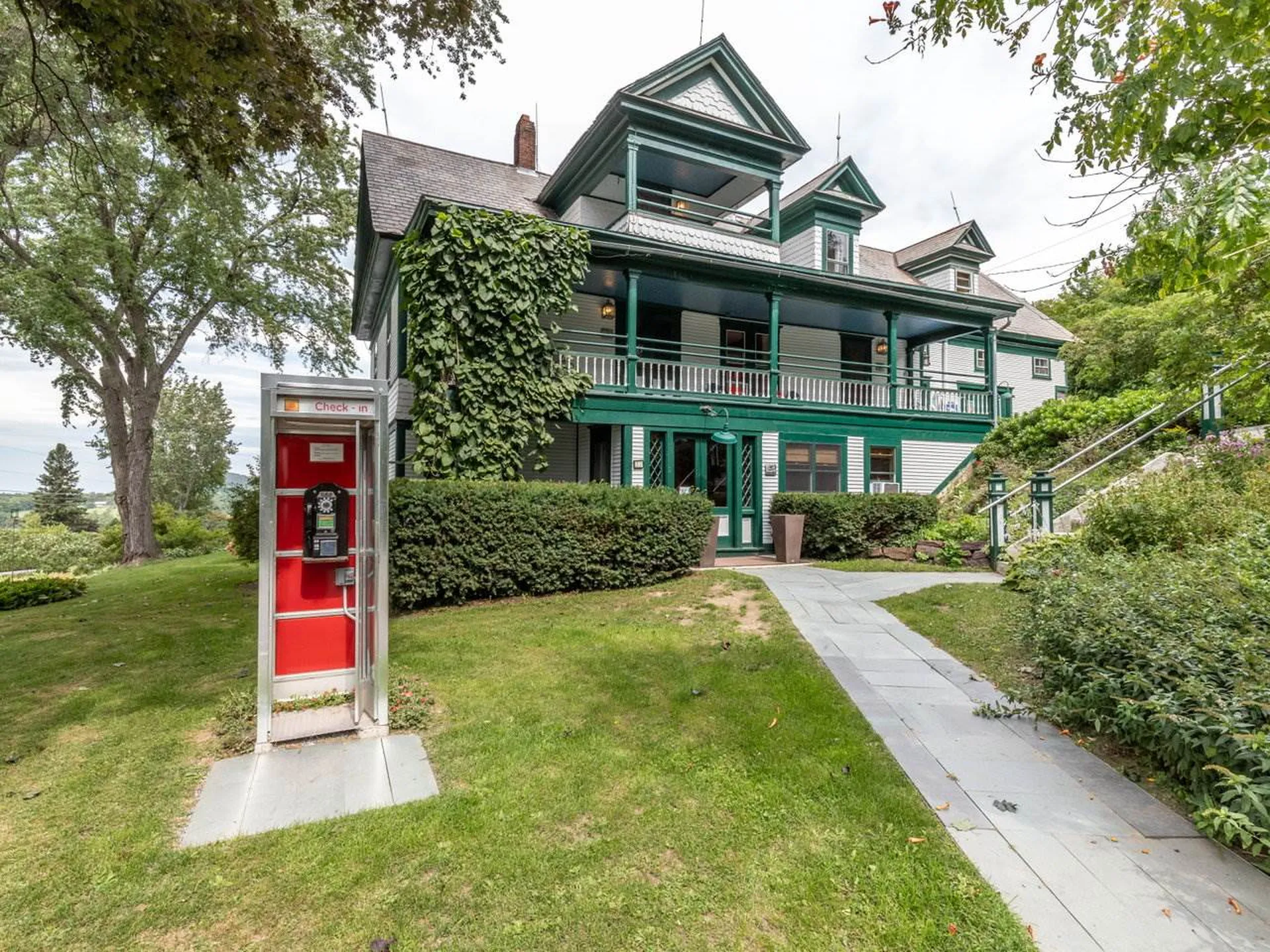 27 Inn Road Charlotte VT 05445