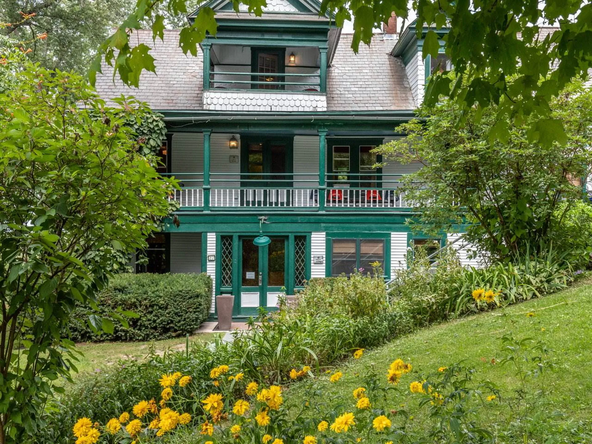 27 Inn Road Charlotte VT 05445