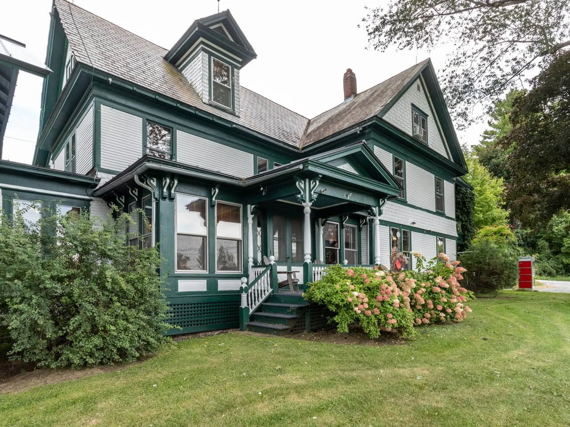 27 Inn Road Charlotte VT 05445