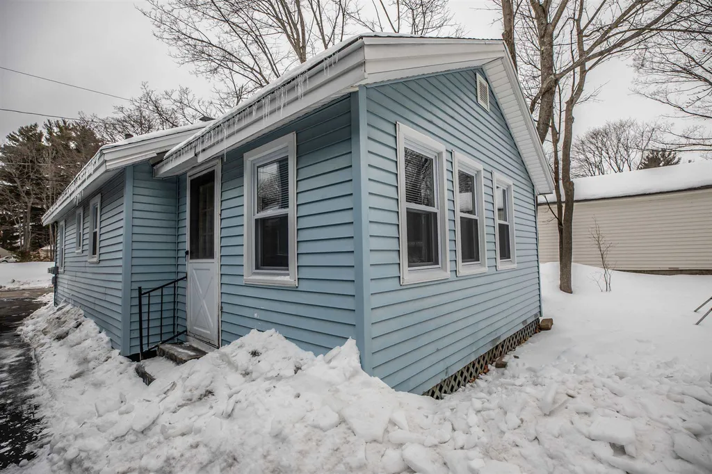45 Sanborn Street Laconia NH 03246