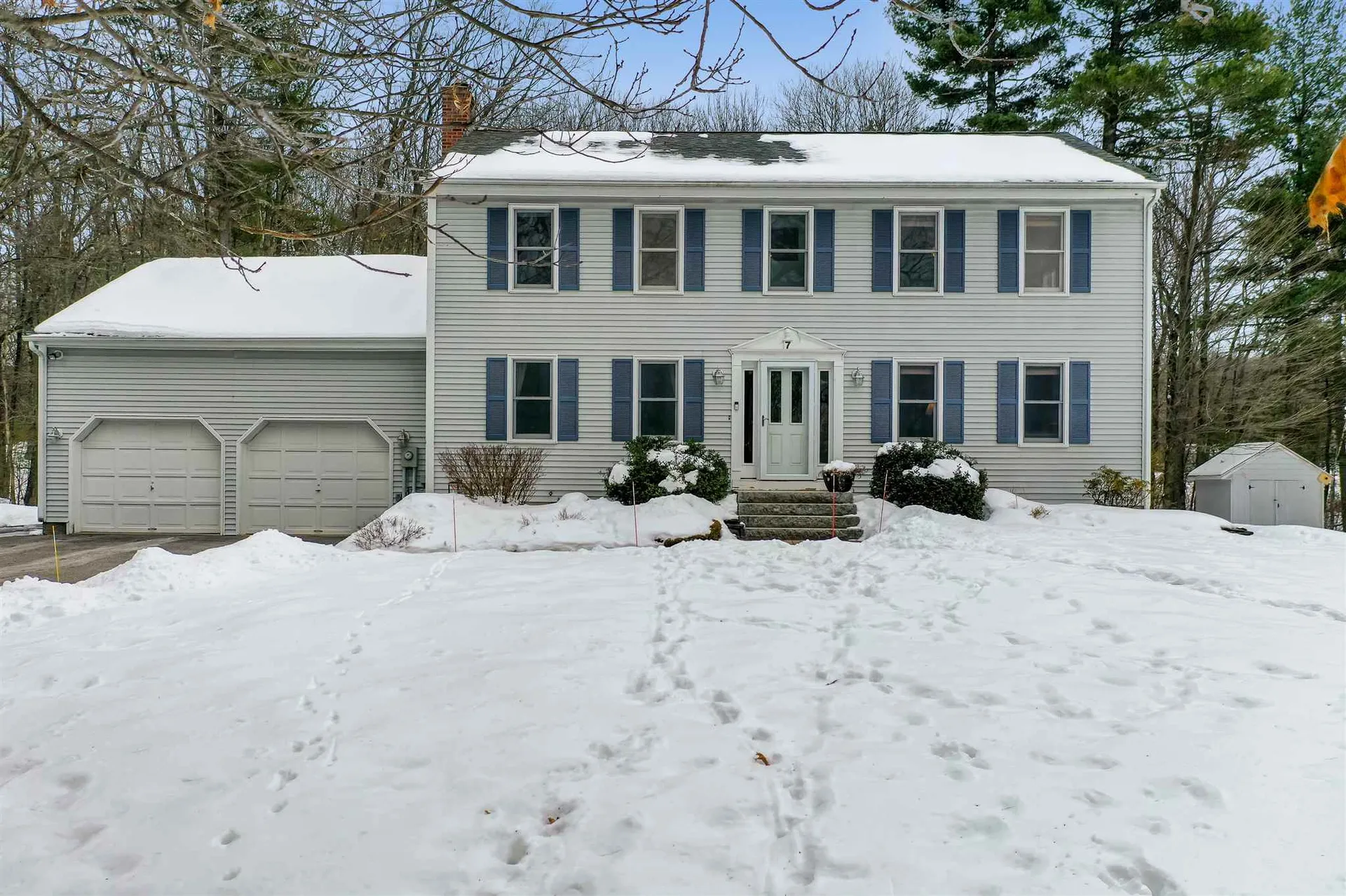 7 Manasquan Circle Londonderry NH 03053