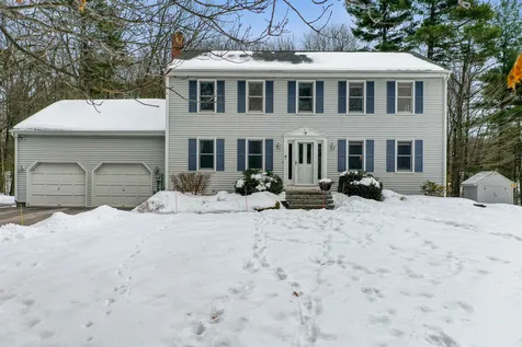 7 Manasquan Circle Londonderry NH 03053