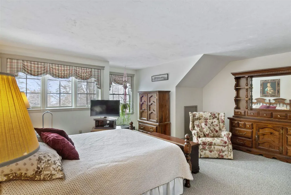 123 Dewitt Drive Alton NH 03809