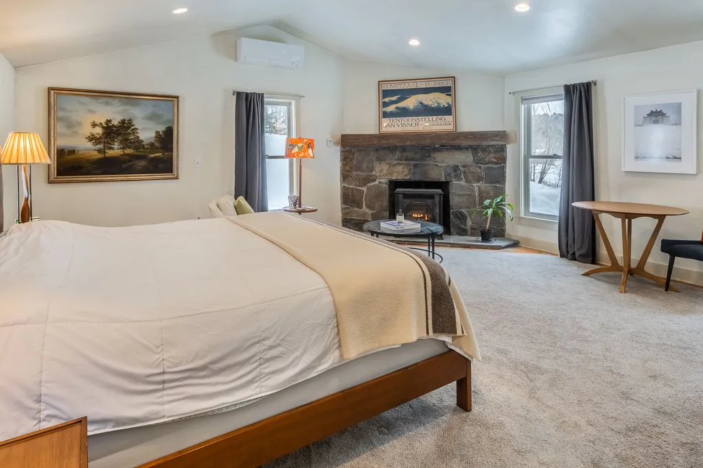 1443 Quechee West Hartford Road Hartford VT 05001